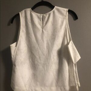 Bella Luxx Side Cut Out Tank White and Grey‎